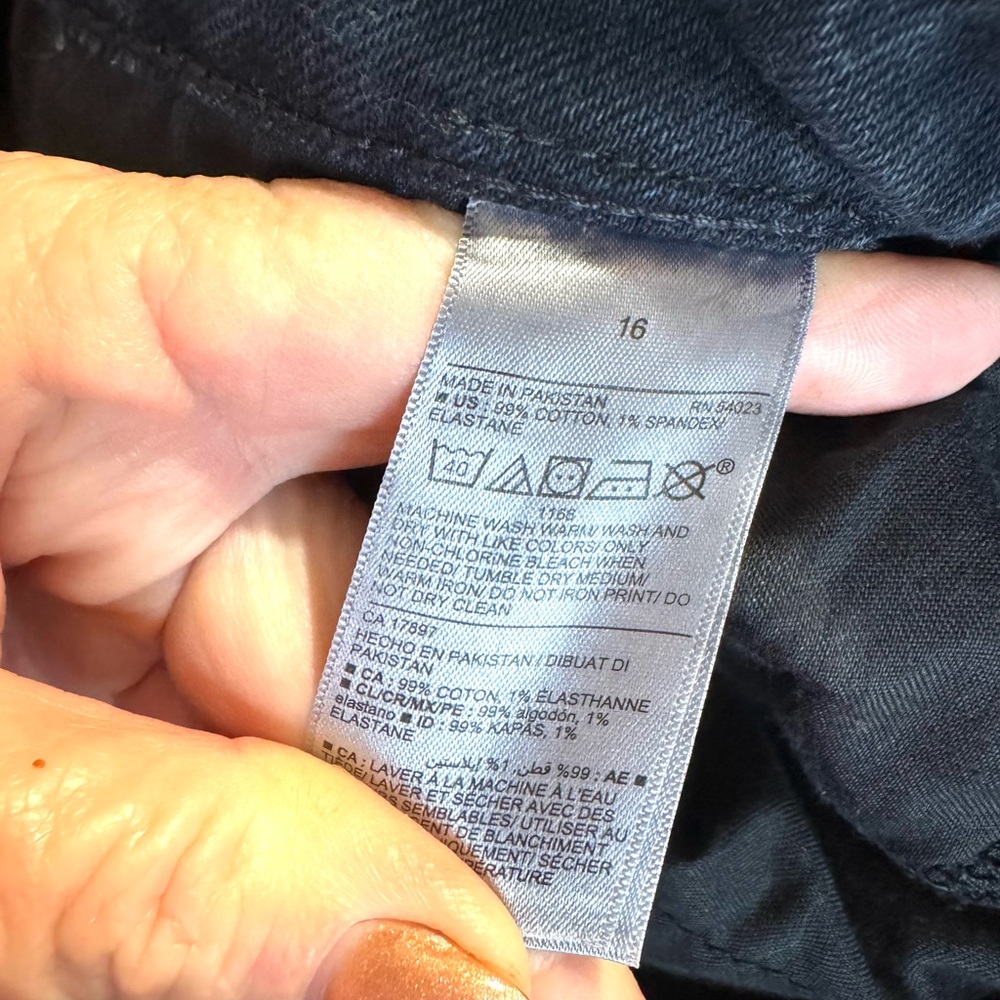 OLD NAVY BLACK DISTRESSED JEANS SECRET SLIMMING PANEL SIZE: 16 #5 - Picture 6 of 8